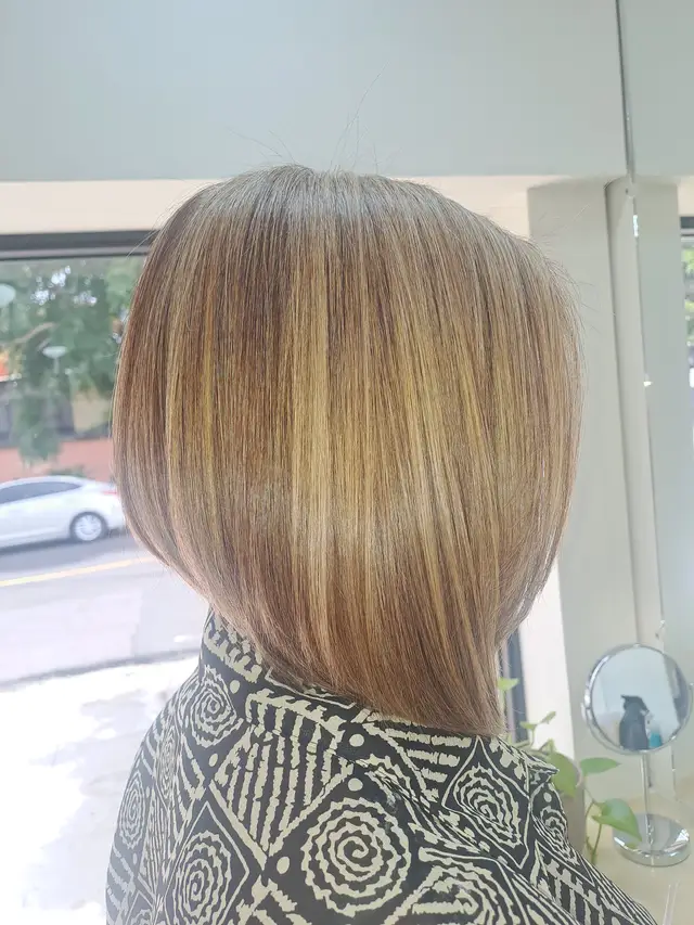 Cabello con mechas rubias